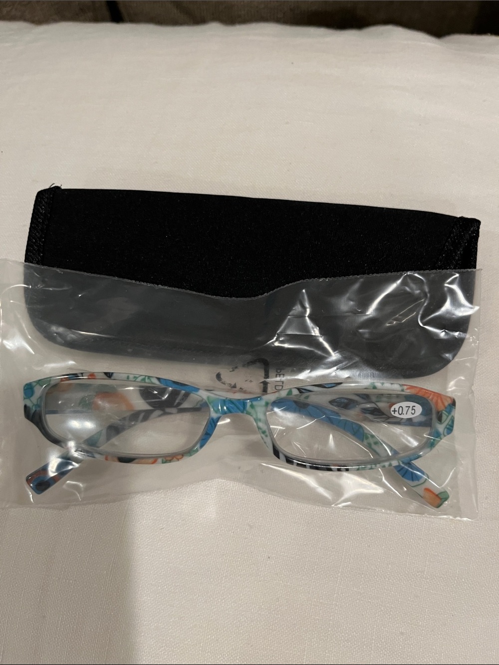 Set of Four Multicolor Reading Glasses with Four Black Cases & Cleaning Cloth - Picture 4 of 8